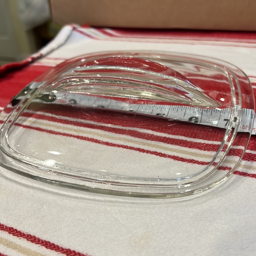 Pyrex 7 1/2” square lid - Picture 2 of 4